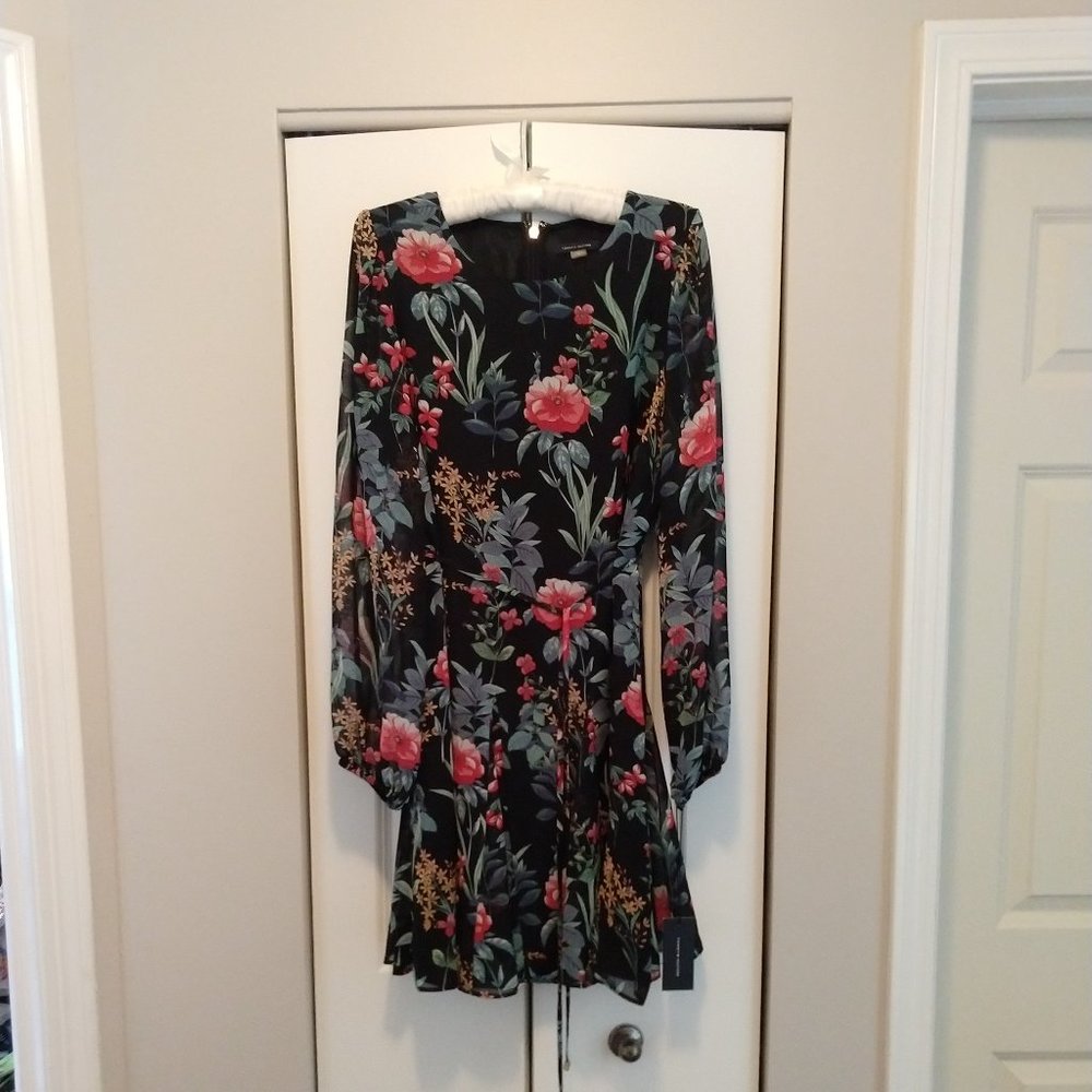 Tommy Hilfiger Women's Long Sleeve Floral Dress with Bottom Flair size 10, NWT